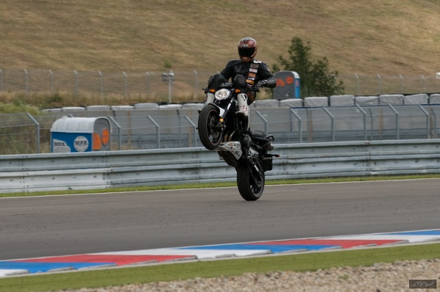 tm8-2455_593.jpg